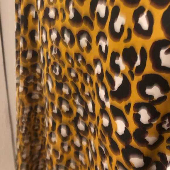 MIDI skirt, size 4, handkerchief hem, leopard print, side zip - Picture 2 of 2